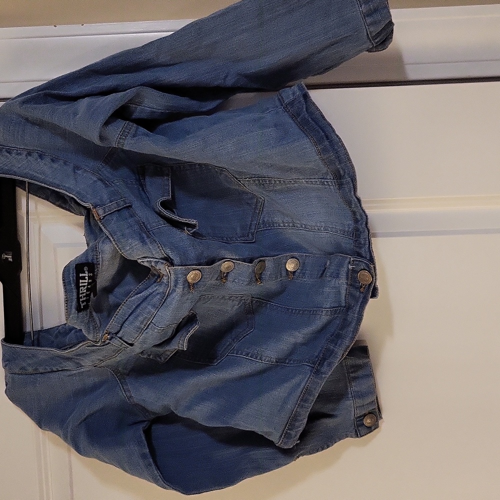 Off the shoulder Jean button-down crop Jacket
